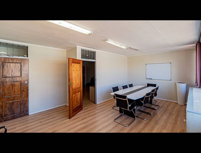 498M² OFFICE TO LET IN FERNDALE